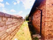 3 Bedroom House For Sale in Protea Glen