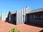 3 Bedroom House For Sale in Protea North