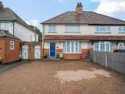 3+ bedroom house for sale in Smallfield Road, Horley,...