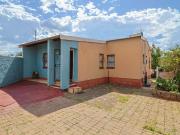 3 Bedroom House For Sale in Westbury