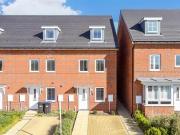 3 Bedroom House Haywards Heath West Sussex 90384536