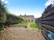 3 Bedroom House Huddersfield Kirklees 97055341