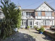 3 Bedroom House Ilford Greater London 94696203
