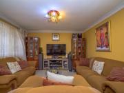 3 Bedroom House in Eastbury