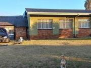 3 Bedroom House in Estera