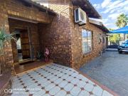 3 Bedroom House in Geelhoutpark