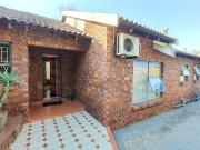 3 Bedroom House in Geelhoutpark