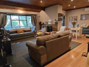 3 Bedroom House in Hayfields