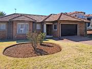 3 Bedroom House in Helderwyk