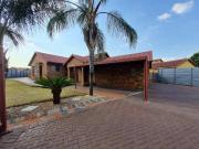 3 Bedroom House in Heuweloord