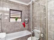 3 Bedroom House in Highbury