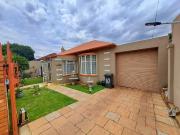 3 Bedroom House in Kensington