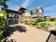 3 Bedroom House in Kensington