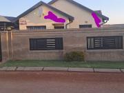 3 Bedroom House in Meadowlands