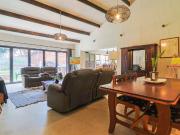 3 Bedroom House in Oakdene