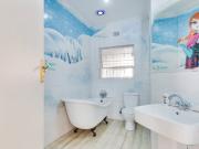 3 Bedroom House in Oakdene