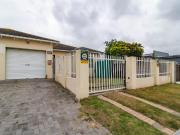 3 Bedroom House in Parsons Vlei 3 Bedroom House in Parsons Vlei