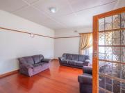 3 Bedroom House in Primrose Hill