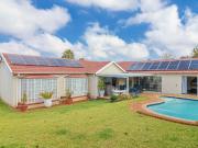 3 Bedroom House in Roodekrans