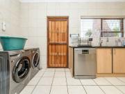 3 Bedroom House in Sherwood and surrounds 3 Bedroom House in Sherwood and surrounds