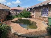 3 Bedroom House in Silverton 3 Bedroom House in Silverton