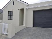 3 Bedroom House in Somerset Lakes