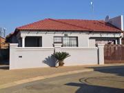 3 bedroom house in tembisa central