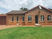 3 Bedroom House in Van Riebeeck Park