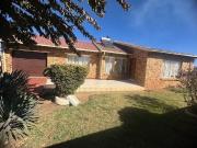 3 Bedroom House in Vosloorus