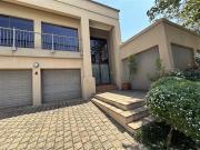 3 Bedroom House in Waterkloof Ridge