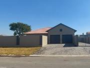 3 Bedroom House in Waterkloof East