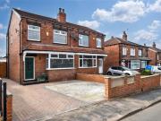 3 Bedroom House Leeds West Yorkshire 90897593