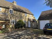 3 Bedroom House Little Rissington Little Rissington 99895235