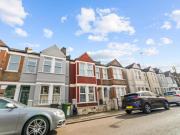 3 Bedroom House London Greater London 89829183