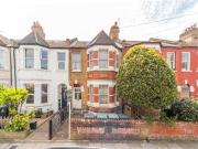 3 Bedroom House London Greater London 90669926