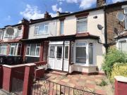 3 Bedroom House London Greater London 93217414