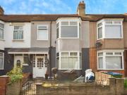 3 Bedroom House London Greater London 97949648