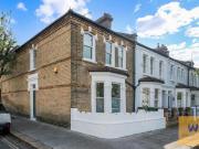 3 Bedroom House London Greater London 98834670