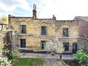 3 Bedroom House Londres Greater London 90149487