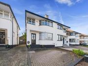 3 Bedroom House Londres Greater London 96720386