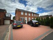 3 Bedroom House Northampton Northamptonshire 93671356