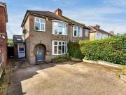 3 Bedroom House Northampton Northamptonshire 97978685