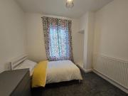 3 bedroom house of multiple occupation to rent