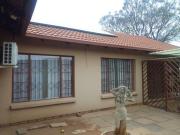 3 bedroom house on the market in das.