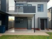 urgent available ! 3 bedroom house.
