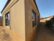 3 bedroom house on the market in mia.