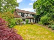 3 Bedroom House Oxted Surrey 94643076