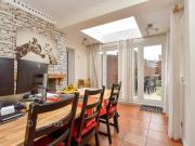 3 Bedroom House Rochester Kent 98477632