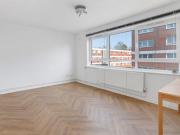 3 Bedroom House Roehampton England 100263512