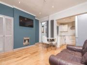 3 Bedroom House Salford Greater Manchester 96739593